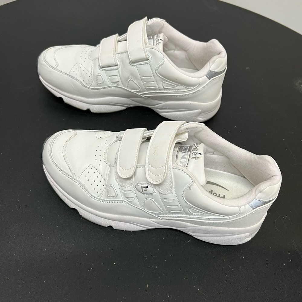 Propet Walker Sneakers Sz 9.5 W